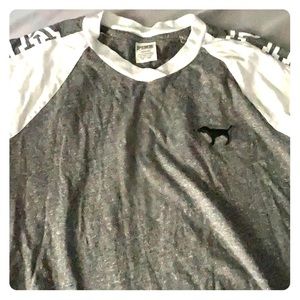 Short sleeve VS pink tee